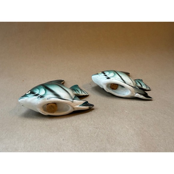 Ceramic Fish Salt and Pepper Shakers Vintage Kitchen Decor Green - Picture 3 of 3